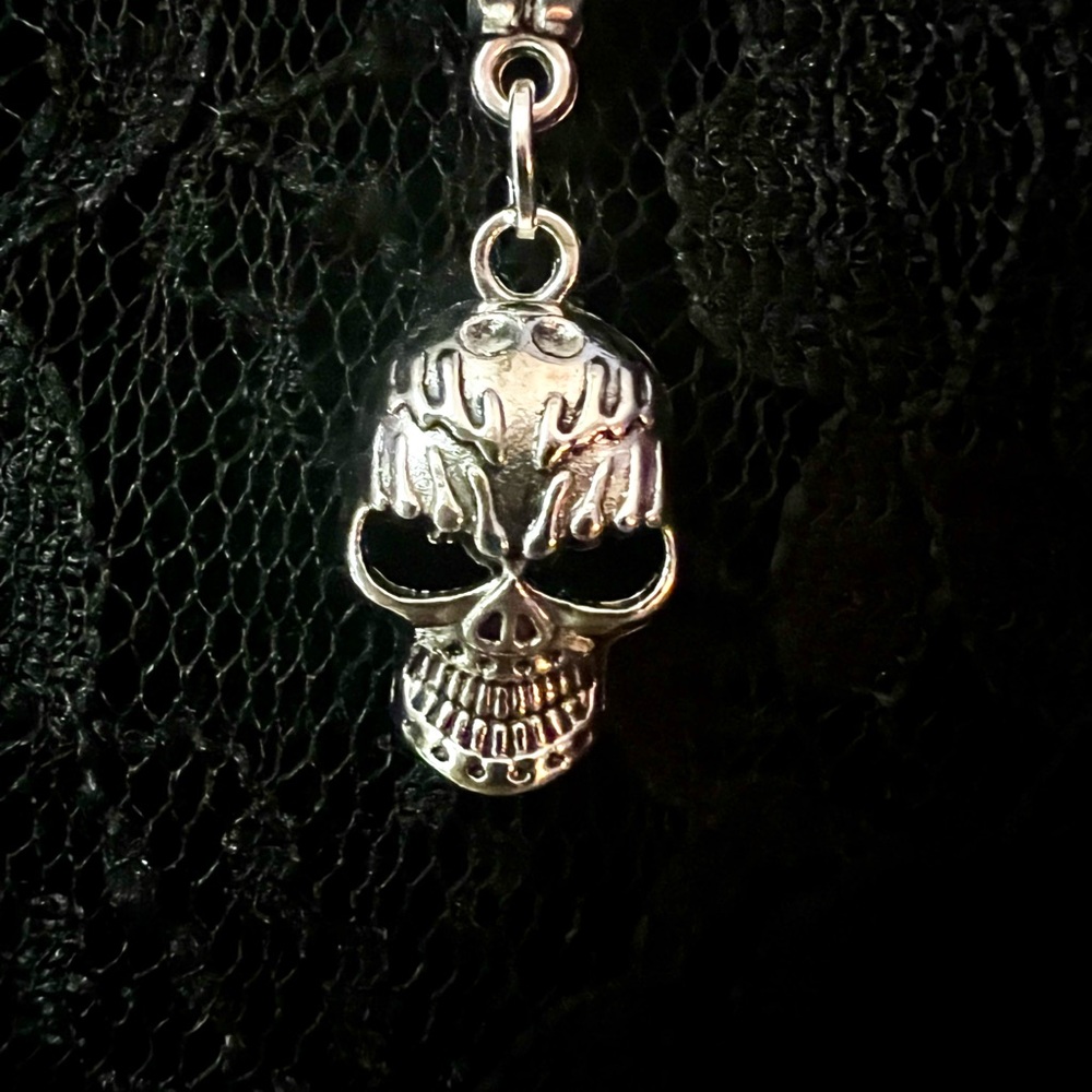 Use Your Head! Scary Skull Necklace